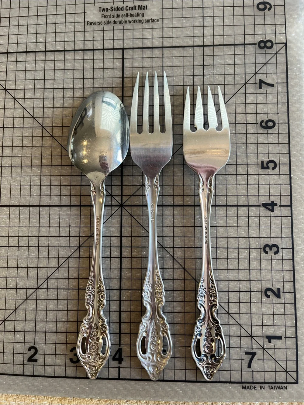 Renoir-Pembrooke (Stainless) by ONEIDA Salad Forks *bonus soup spoon